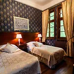 Palac Mysliwski W Antoninie Bed & Breakfast 4*