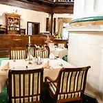 Palac Mysliwski W Antoninie Bed and breakfast