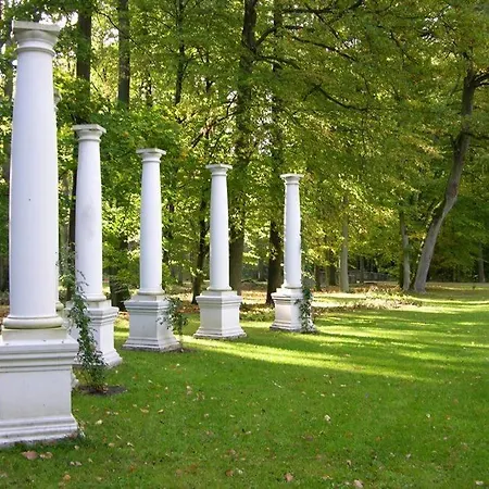 Palac Mysliwski W Antoninie Antonin