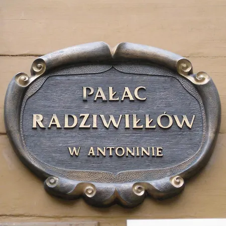 Pałac Myśliwski W Antoninie 3*