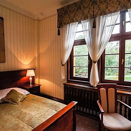 Bed & Breakfast Palac Mysliwski W Antoninie Antonin (Ostrow Wielkopolski)