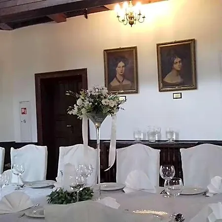 Palac Mysliwski W Antoninie 4*