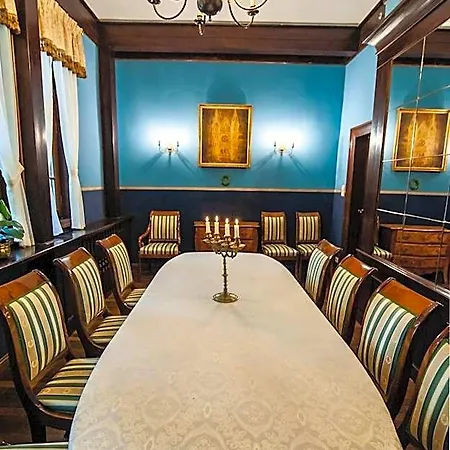 Palac Mysliwski W Antoninie Bed & Breakfast 4*