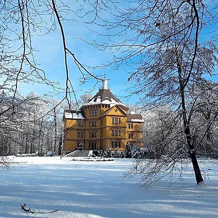 Bed & Breakfast Palac Mysliwski W Antoninie 4*