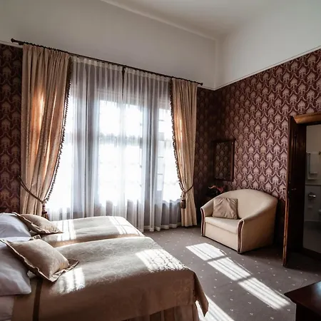 Palac Mysliwski W Antoninie