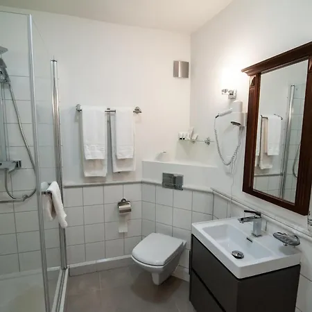 Palac Mysliwski W Antoninie ベッド・アンド・ブレックファスト