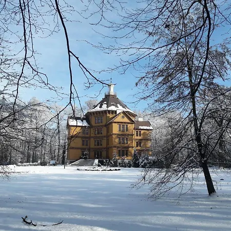 Palac Mysliwski W Antoninie Отель типа 