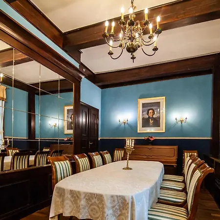 Palac Mysliwski W Antoninie B&B