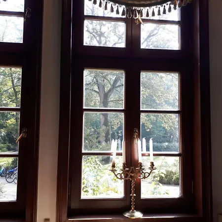 Palac Mysliwski W Antoninie ベッド・アンド・ブレックファスト 4*