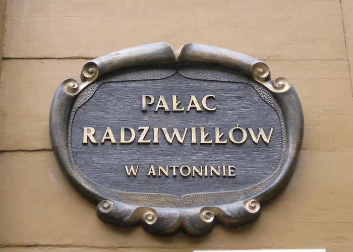 Palac Mysliwski W Antoninie 4*