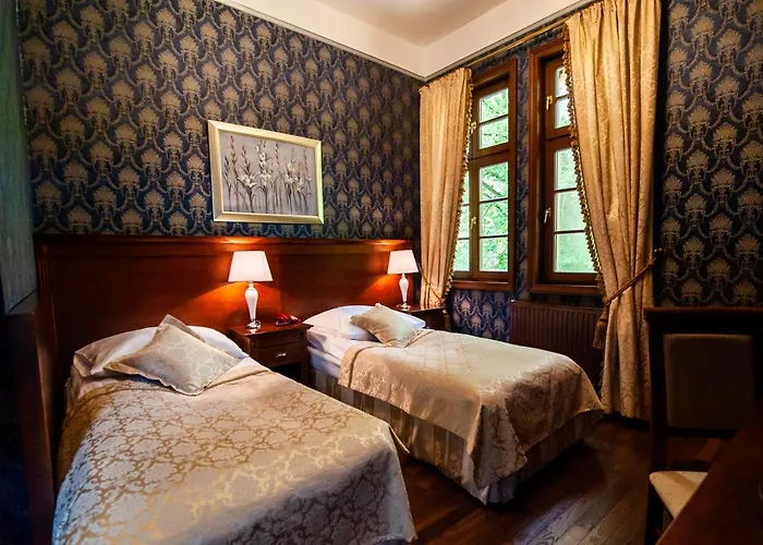 Palac Mysliwski W Antoninie Bed & Breakfast 4*