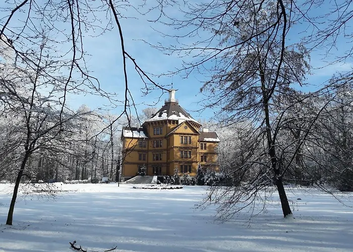 Palac Mysliwski W Antoninie Отель типа 