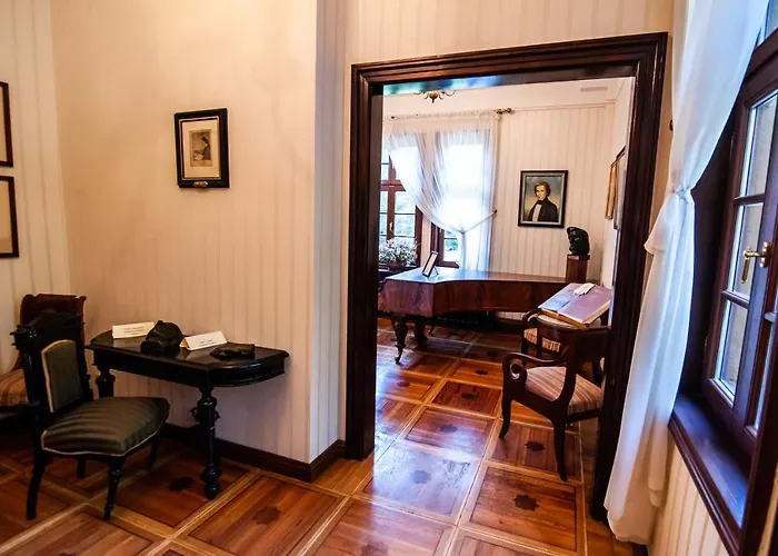 Palac Mysliwski W Antoninie