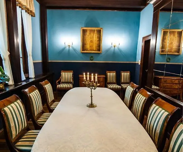 Palac Mysliwski W Antoninie 4*